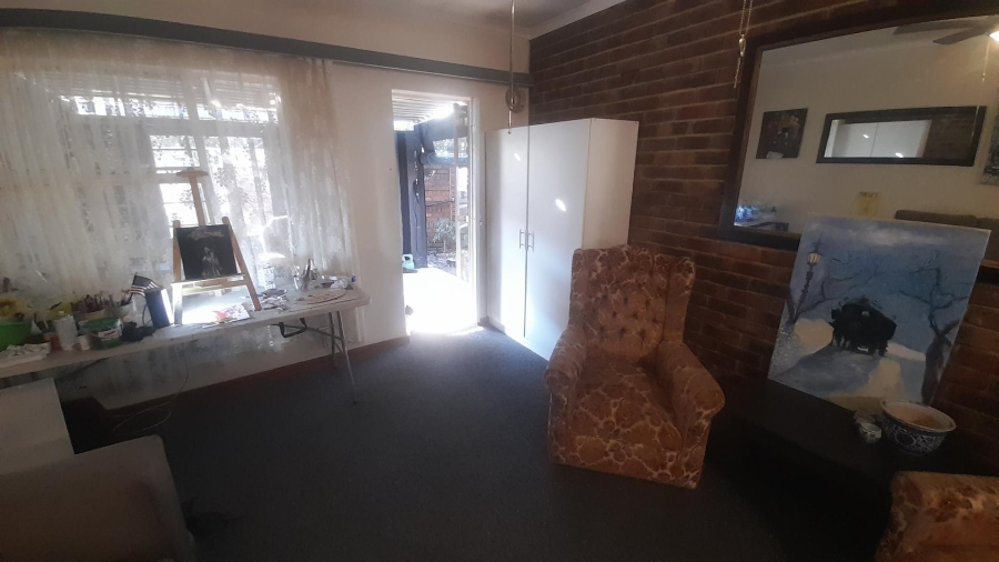 1 Bedroom Property for Sale in Meerhof North West